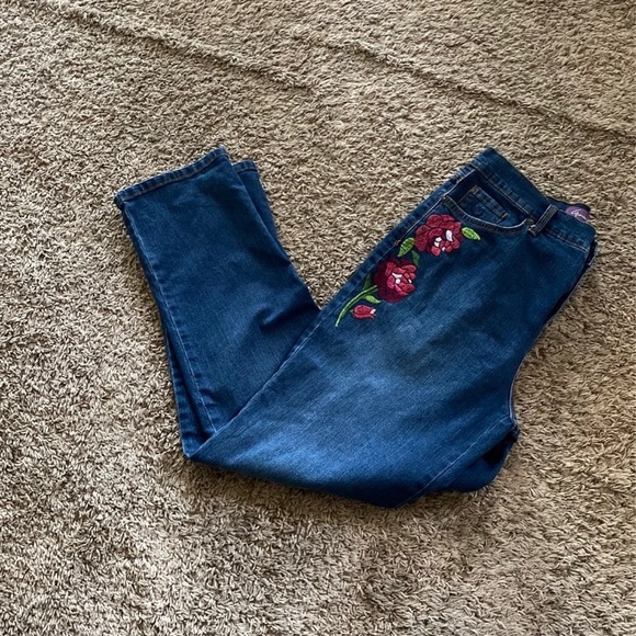 Jeans - Picture 3 of 3